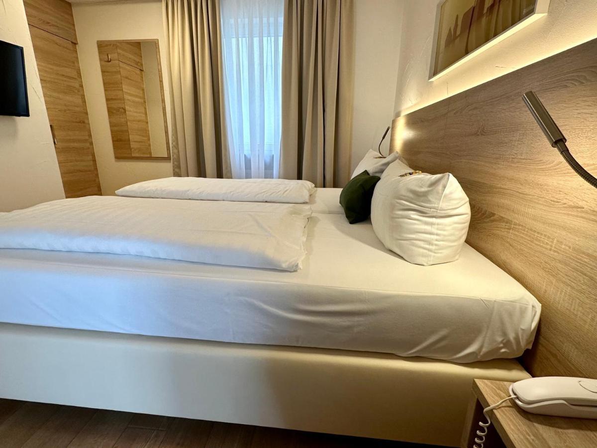 Hotel Bronnbacher Hof Wertheim Esterno foto